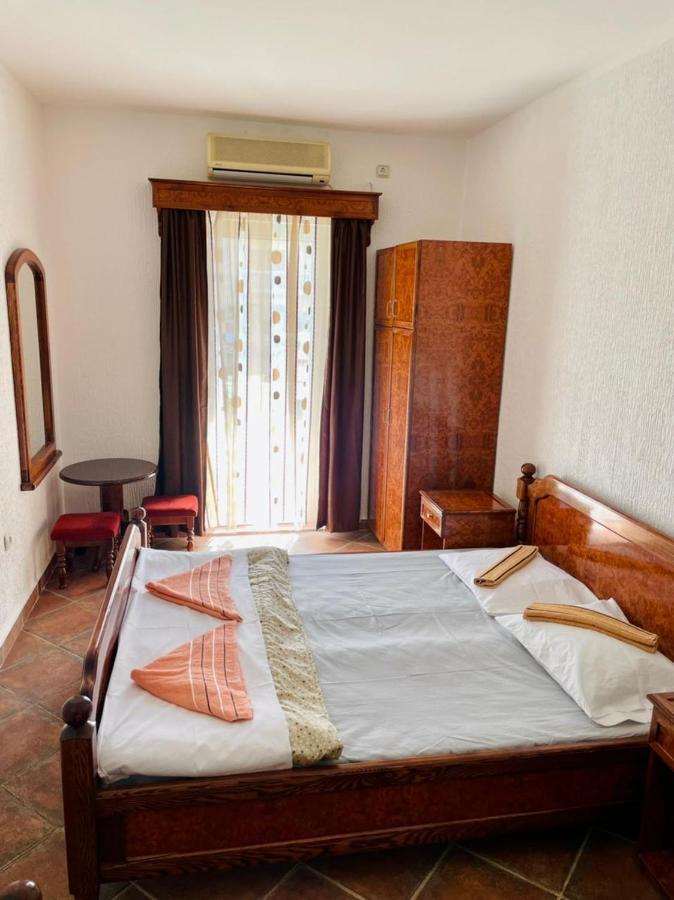 Vila Monte Hotel Budva Buitenkant foto