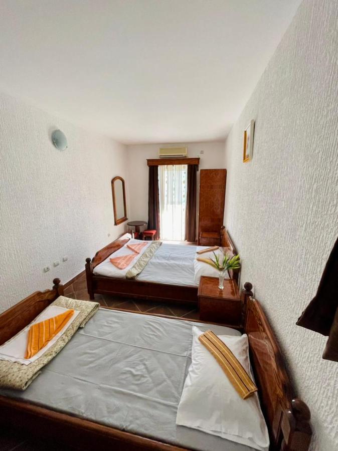 Vila Monte Hotel Budva Buitenkant foto