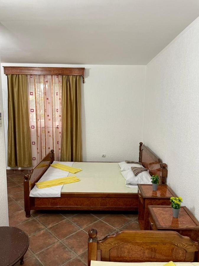 Vila Monte Hotel Budva Buitenkant foto